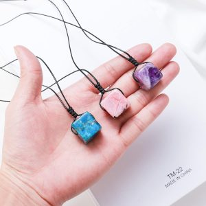 Runyangshi Citrine Natural Healing Crystal Pendant Square Tumbled Polished Stones Necklace Meditation Reiki Energy Amulet Bohemia for Men Women Valentine's Day Gift